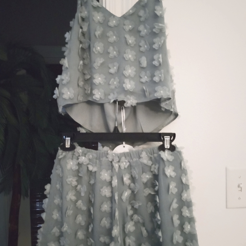 New 2 piece adorable short set size M